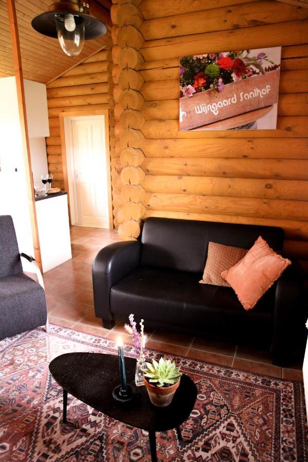 Bed and Breakfast Wijngaard Saalhof Wognum Екстер'єр фото